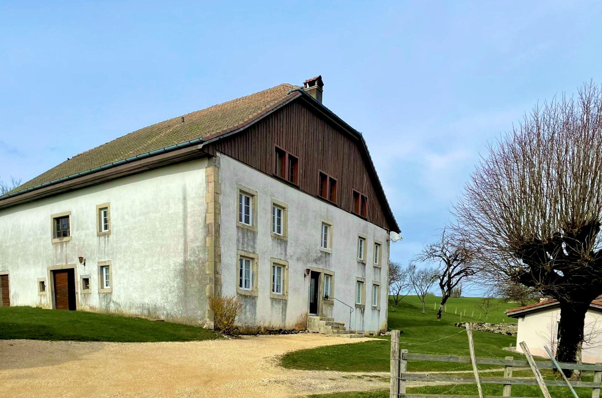 La maison de M. Lovis &agrave; Saulcy accueillera une installation solaire